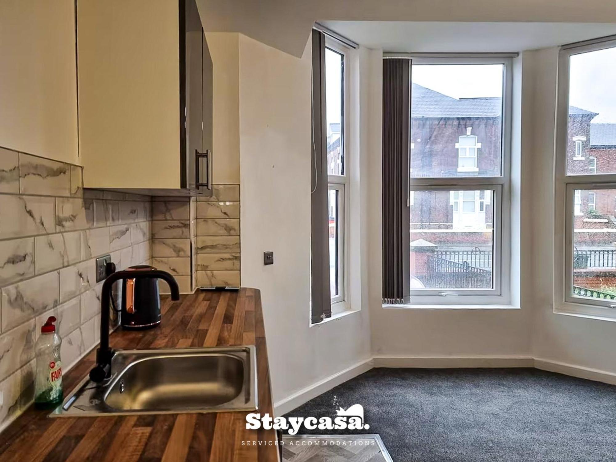 Delightful Spacious Haven With Large Driveway Manchester Exterior foto