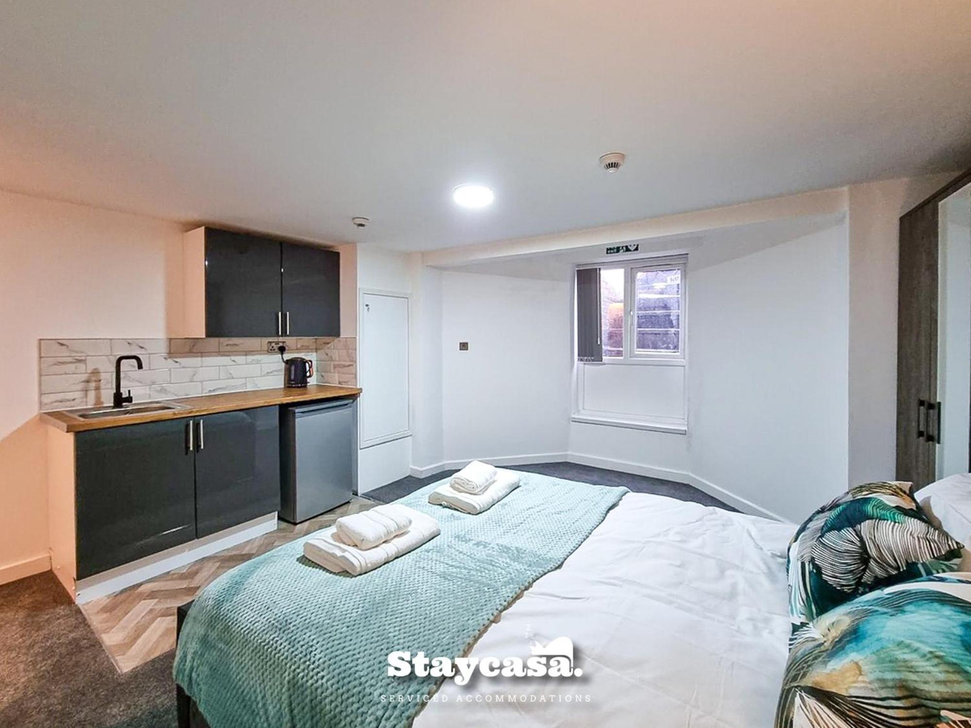 Delightful Spacious Haven With Large Driveway Manchester Exterior foto