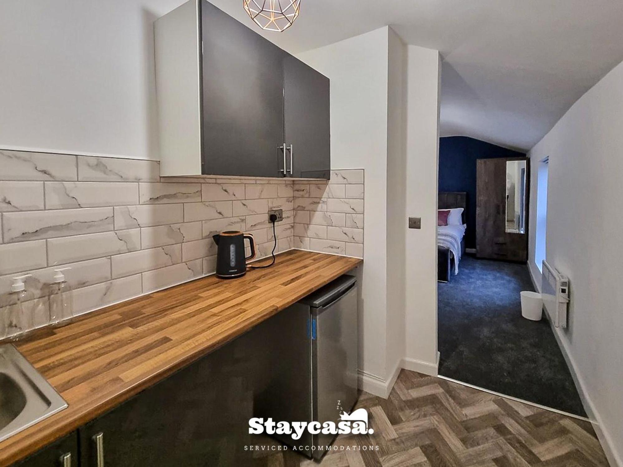 Delightful Spacious Haven With Large Driveway Manchester Exterior foto