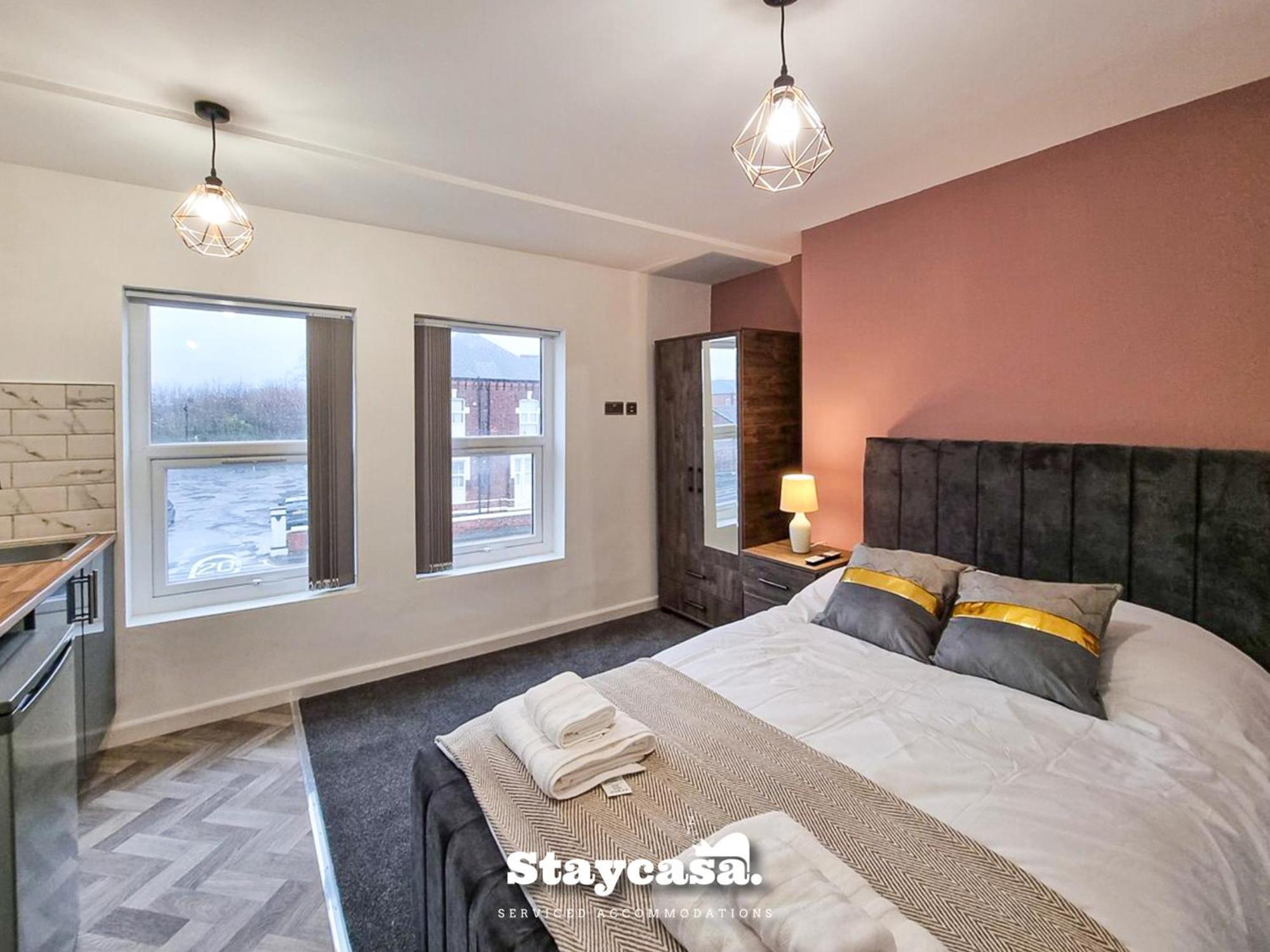 Delightful Spacious Haven With Large Driveway Manchester Exterior foto